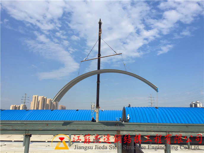 连跨拱形屋顶
