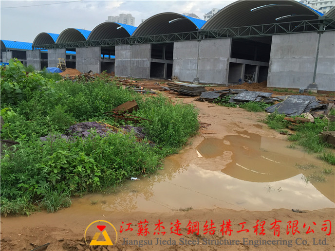 连跨拱形屋顶