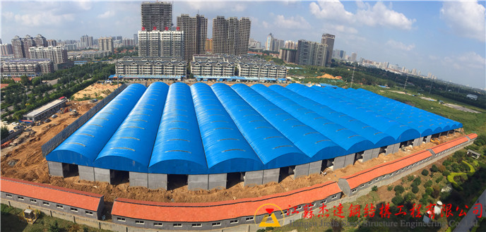 连跨拱形屋顶