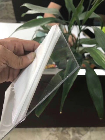 拱形屋顶上的采光带老化变黄该怎么办?
