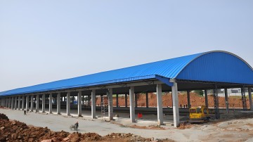 拱形波纹钢屋盖:多领域应用的建筑解决方案