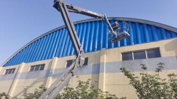 青岛化工仓库拱形屋顶拆换项目